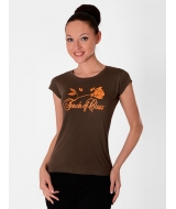 женская футболка приталенного кроя с ярким принтом