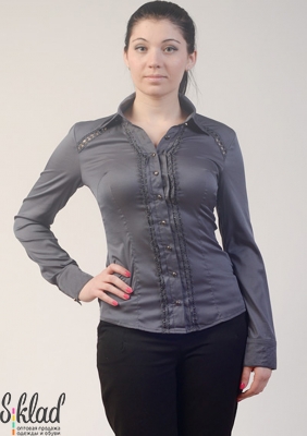 Блузка однотонная с длинными рукавами на пуговицах
