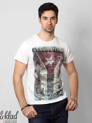 мужская футболка с принтом и надписью "Revolution"