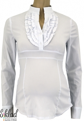 Белая блузка с длинным рукавом и воланами вдоль застежки