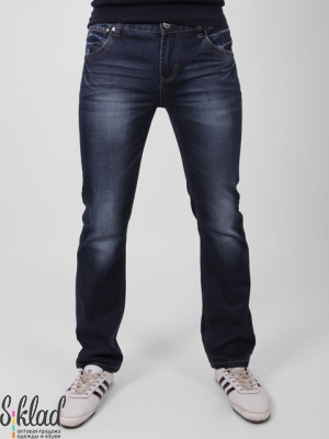 Темно-синие мужские джинсы с  потертостями